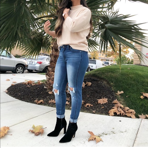 Black velvet booties with triangle heels - Picture 4 of 4